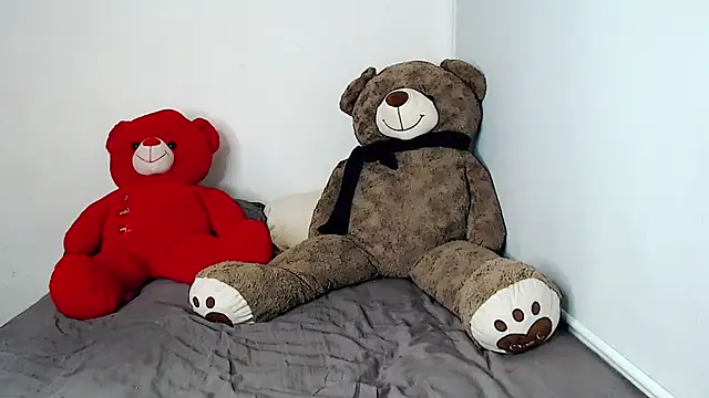 Snapshot of SamanthaaSmitt chatting on 02/04/25, 09:41 SamanthaaSmitt online show from 02/04/25, 09:41