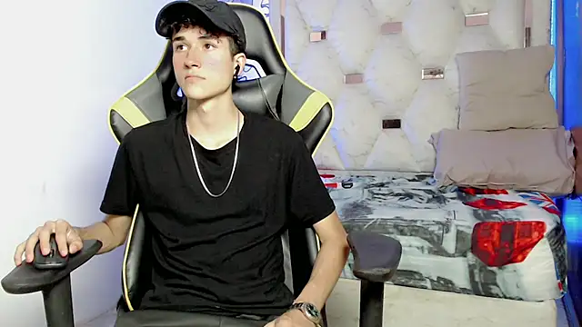 johnny cagee online show from 09/21/25, 04:03