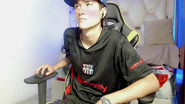 johnny cagee online show from 09/27/25, 04:50