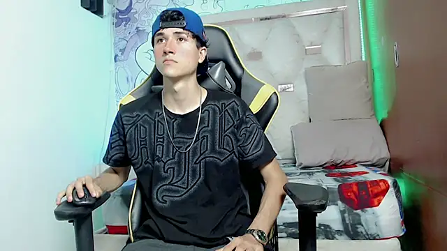 johnny cagee online show from 10/15/25, 04:45