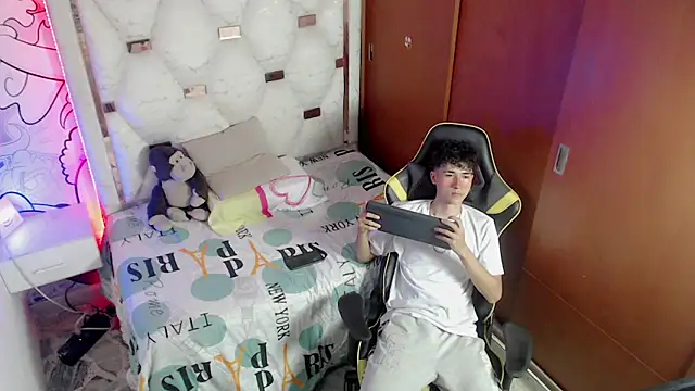 johnny cagee online show from 11/15/25, 03:59