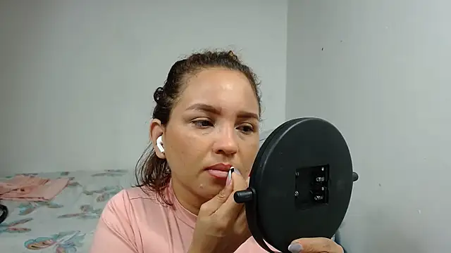 Agatha browser online show from 02/02/26, 01:10