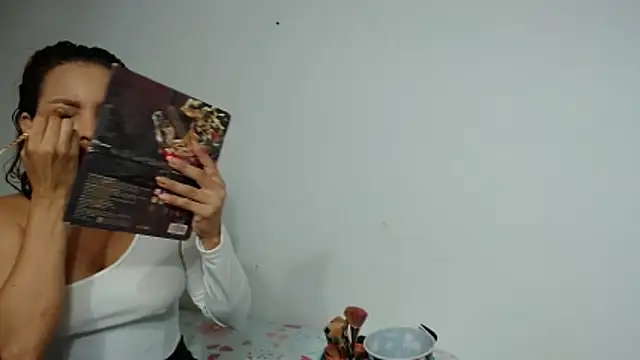 Agatha browser online show from 03/30/26, 01:23