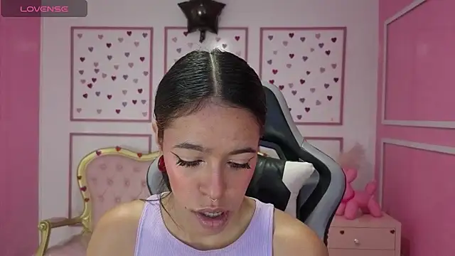 stephania t online show from 11/17/25, 12:33