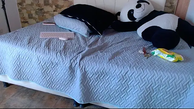 Snapshot of julz_03 chatting on 03/13/26, 06:25 julz 03 online show from 03/13/26, 06:25