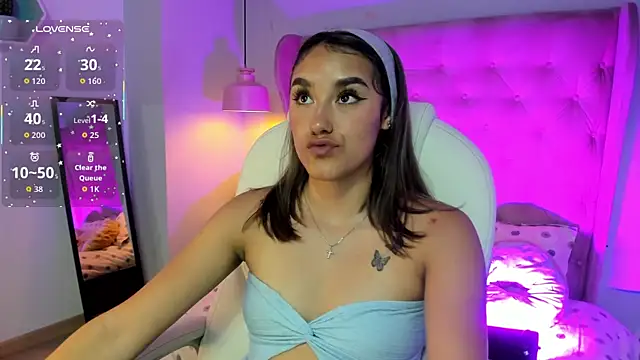  Sophie  miller online show from 12/16/25, 07:41