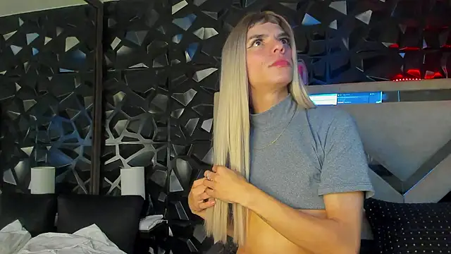 Snapshot of maxx_steell_ chatting on 12/04/24, 08:45 maxx steell online show from 12/04/24, 08:45