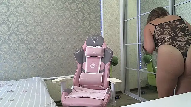 -DIVORA- online show from 09/13/25, 09:42