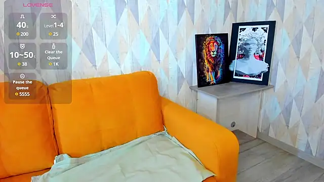 Snapshot of Michelle_Blond chatting on 02/04/25, 07:07 Michelle Blond online show from 02/04/25, 07:07