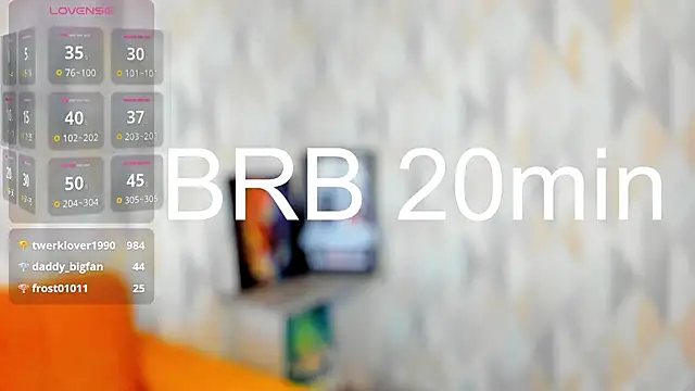 Snapshot of Michelle_Blond chatting on 02/04/25, 10:10 Michelle Blond online show from 02/04/25, 10:10