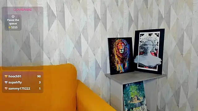 Snapshot of Michelle_Blond chatting on 02/11/25, 05:40 Michelle Blond online show from 02/11/25, 05:40