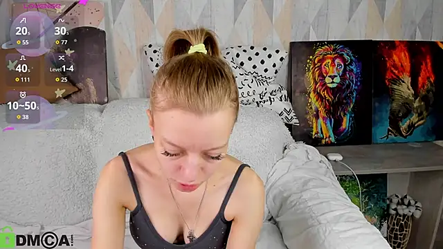 Snapshot of Michelle_Blond chatting on 10/05/25, 08:23 Michelle Blond online show from 10/05/25, 08:23