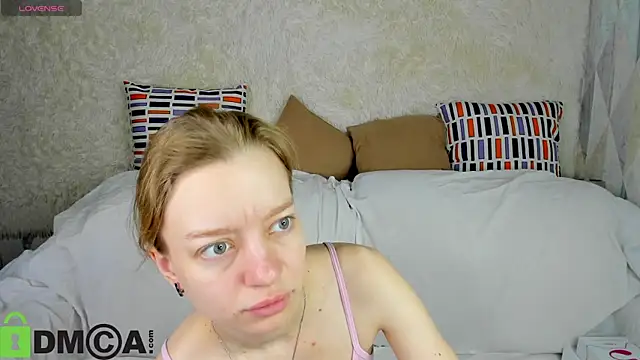 Snapshot of Michelle_Blond chatting on 11/24/25, 07:52 Michelle Blond online show from 11/24/25, 07:52