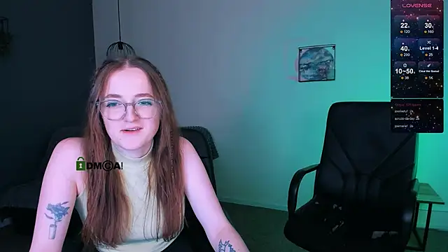 Snapshot of luna_berryy chatting on 12/14/24, 02:23 luna berryy online show from 12/14/24, 02:23