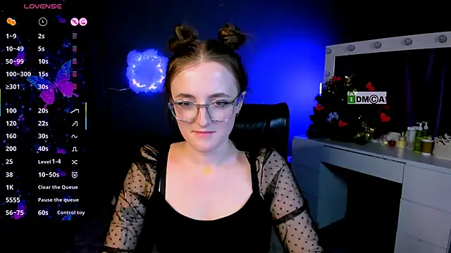 Snapshot of luna_berryy chatting on 02/20/25, 05:33 luna berryy online show from 02/20/25, 05:33