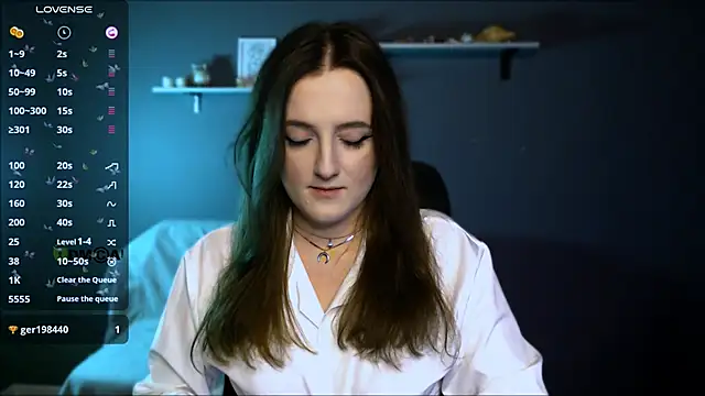 luna berryy online show from 11/10/25, 08:30