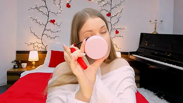 holy kitty online show from 03/19/25, 06:14