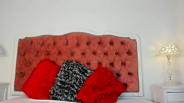 Snapshot of amberlitle chatting on 02/17/25, 12:27 amberlitle online show from 02/17/25, 12:27