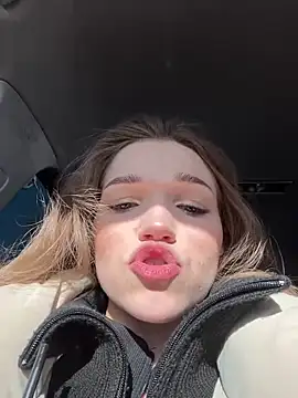 KitteCat online show from 03/09/25, 11:03