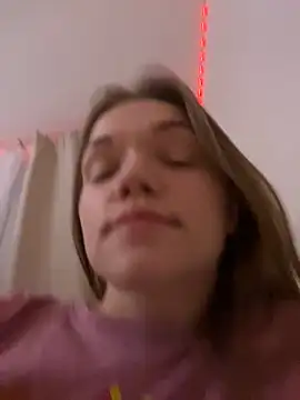 KitteCat online show from 10/28/25, 03:25