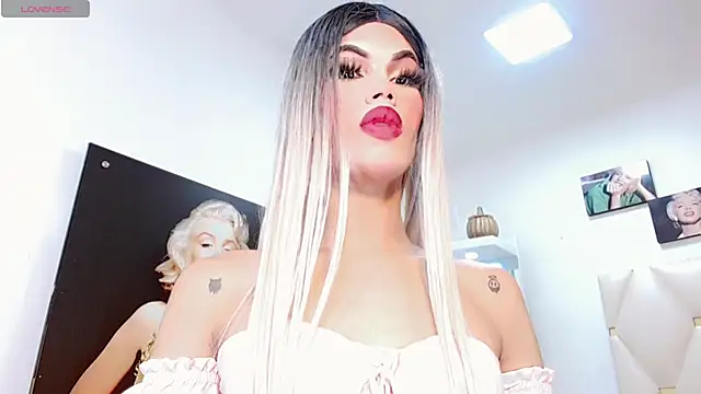 Niccolls Princess online show from 02/10/25, 01:57