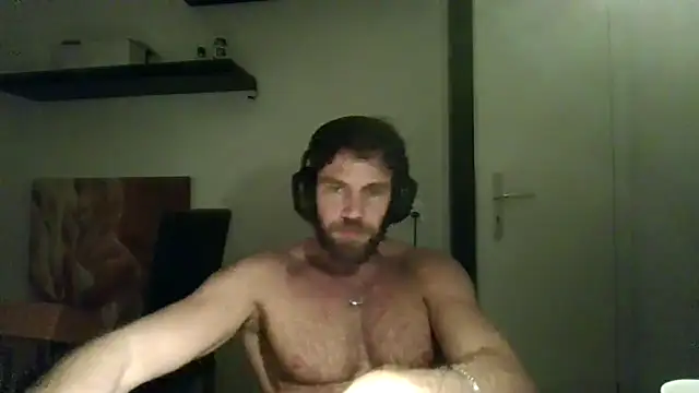 alpha-hunk online show from 10/25/25, 08:36