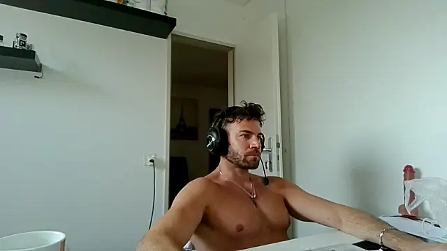 Snapshot of alpha-hunk chatting on 03/08/26, 09:13 alpha-hunk online show from 03/08/26, 09:13