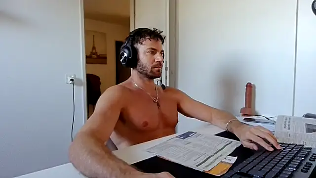 Snapshot of alpha-hunk chatting on 03/10/26, 01:49 alpha-hunk online show from 03/10/26, 01:49