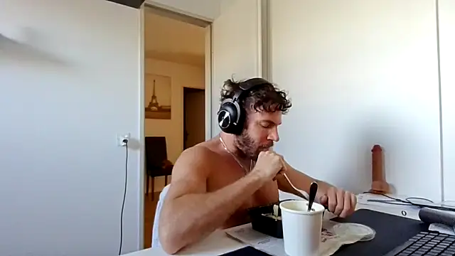 Snapshot of alpha-hunk chatting on 03/17/26, 02:20 alpha-hunk online show from 03/17/26, 02:20