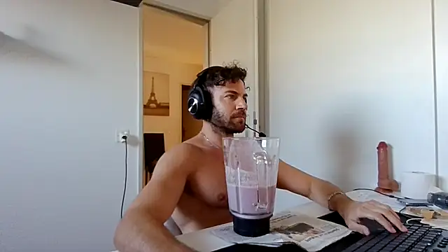 Snapshot of alpha-hunk chatting on 03/19/26, 03:05 alpha-hunk online show from 03/19/26, 03:05