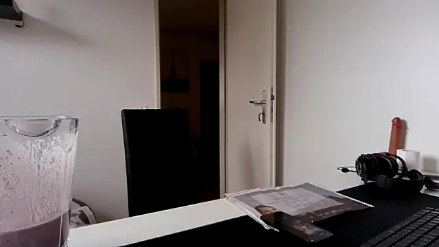 Snapshot of alpha-hunk chatting on 03/30/26, 10:49 alpha-hunk online show from 03/30/26, 10:49