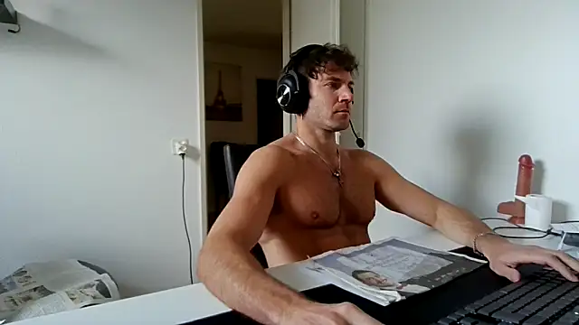 Snapshot of alpha-hunk chatting on 03/31/26, 01:11 alpha-hunk online show from 03/31/26, 01:11