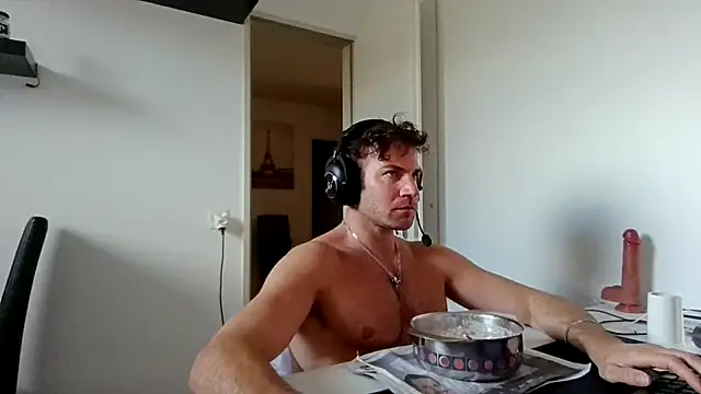 Snapshot of alpha-hunk chatting on 04/01/26, 02:14 alpha-hunk online show from 04/01/26, 02:14