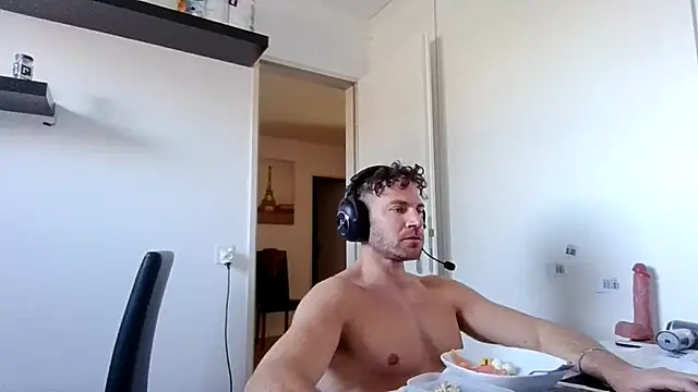 Snapshot of alpha-hunk chatting on 04/06/26, 11:44 alpha-hunk online show from 04/06/26, 11:44