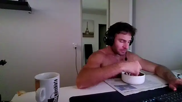 Snapshot of alpha-hunk chatting on 06/24/26, 10:14 alpha-hunk online show from 06/24/26, 10:14