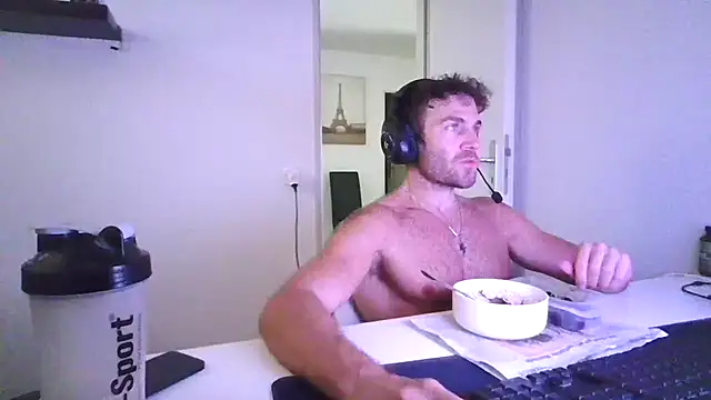 Snapshot of alpha-hunk chatting on 06/25/26, 10:09 alpha-hunk online show from 06/25/26, 10:09