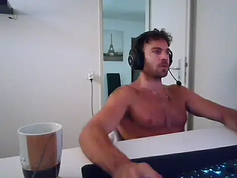 Snapshot of alpha-hunk chatting on 06/28/26, 08:53 alpha-hunk online show from 06/28/26, 08:53