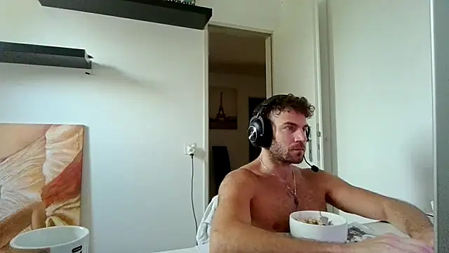 Snapshot of alpha-hunk chatting on 06/30/26, 10:38 alpha-hunk online show from 06/30/26, 10:38