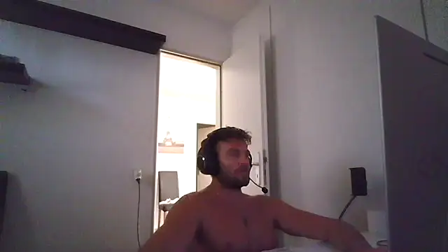 Snapshot of alpha-hunk chatting on 07/20/26, 04:42 alpha-hunk online show from 07/20/26, 04:42
