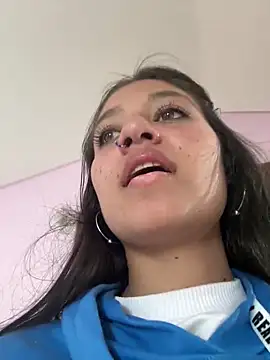 Snapshot of Kyna_euphoria chatting on 12/19/24, 08:02 Kyna euphoria online show from 12/19/24, 08:02