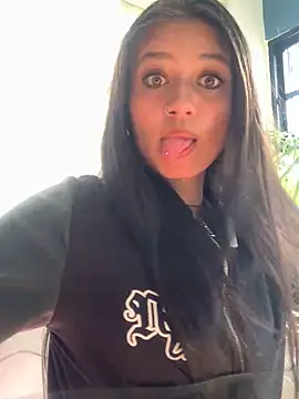 Snapshot of Kyna_euphoria chatting on 12/27/24, 07:57 Kyna euphoria online show from 12/27/24, 07:57