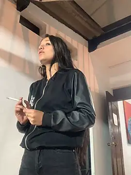 Snapshot of Kyna_euphoria chatting on 12/28/24, 05:02 Kyna euphoria online show from 12/28/24, 05:02