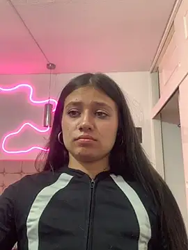 Snapshot of Kyna_euphoria chatting on 01/06/25, 12:37 Kyna euphoria online show from 01/06/25, 12:37