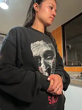 Snapshot of Kyna_euphoria chatting on 01/12/25, 01:42 Kyna euphoria online show from 01/12/25, 01:42