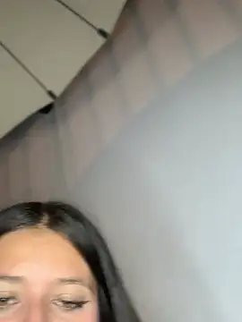 Snapshot of Kyna_euphoria chatting on 01/26/25, 01:52 Kyna euphoria online show from 01/26/25, 01:52