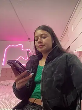 Snapshot of Kyna_euphoria chatting on 01/29/25, 03:47 Kyna euphoria online show from 01/29/25, 03:47