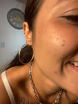 Snapshot of Kyna_euphoria chatting on 02/01/25, 03:41 Kyna euphoria online show from 02/01/25, 03:41