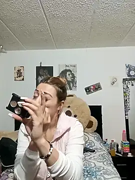 Snapshot of Kyna_euphoria chatting on 02/15/25, 11:03 Kyna euphoria online show from 02/15/25, 11:03