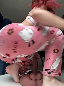 Snapshot of ariiel_ chatting on 04/19/26, 06:10 ariiel online show from 04/19/26, 06:10