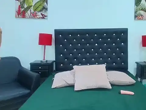 Snapshot of RominaKleiin chatting on 12/23/24, 03:44 RominaKleiin online show from 12/23/24, 03:44